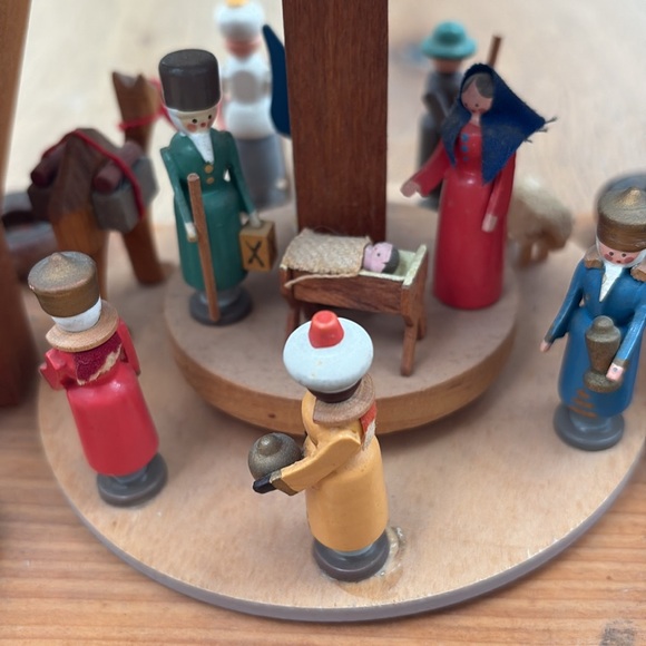 Vintage Pyramid Made in German Democratic Republic Wood Nativity Scene - Picture 9 of 13